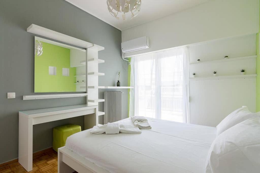 Sunlit 2Br Oasis In Metaxourghio 3Min From Metro Lejlighed Athen Eksteriør billede