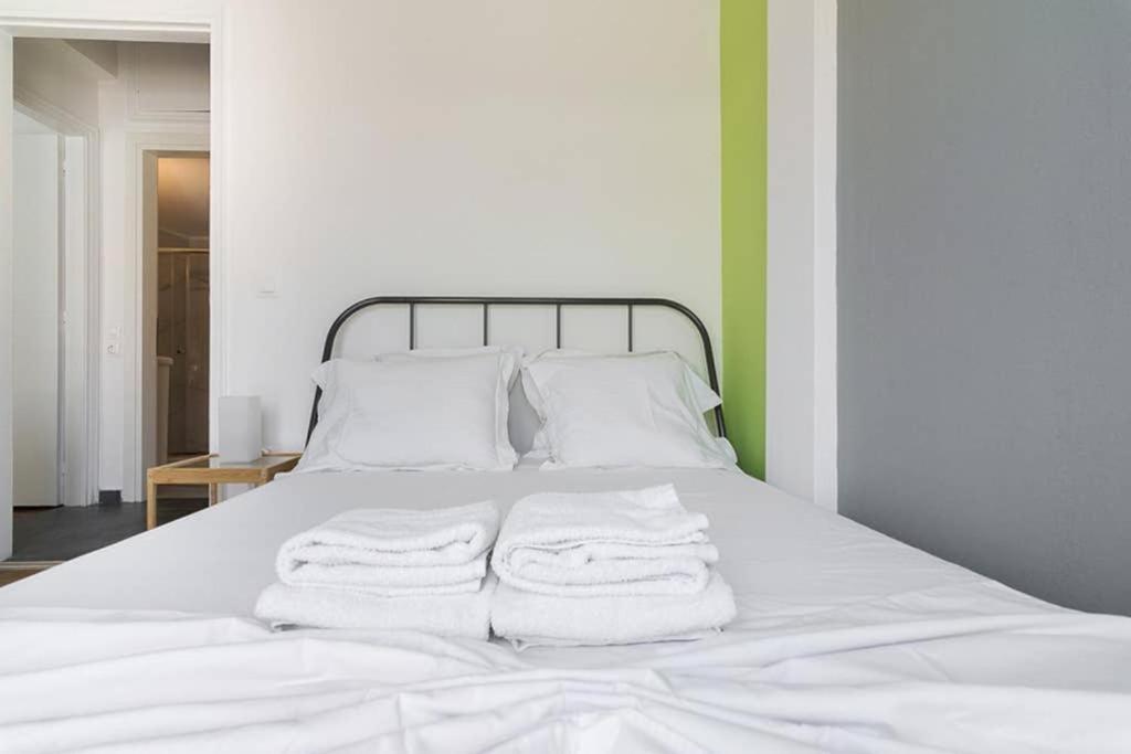 Sunlit 2Br Oasis In Metaxourghio 3Min From Metro Lejlighed Athen Eksteriør billede