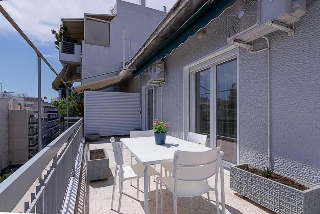 Sunlit 2Br Oasis In Metaxourghio 3Min From Metro Lejlighed Athen Eksteriør billede