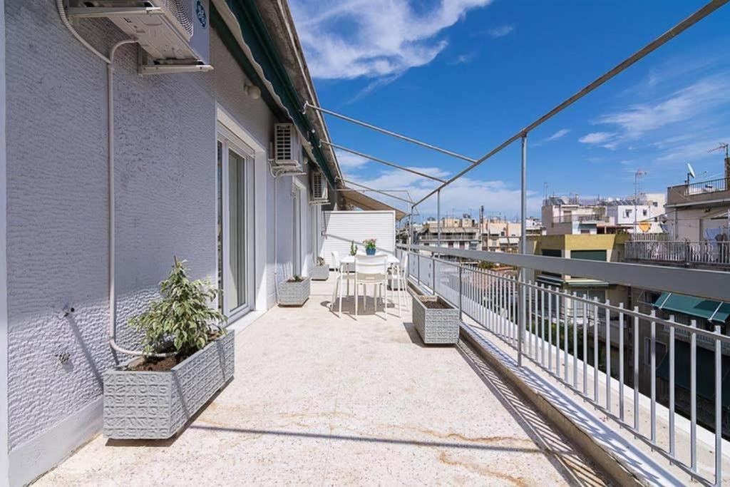 Sunlit 2Br Oasis In Metaxourghio 3Min From Metro Lejlighed Athen Eksteriør billede