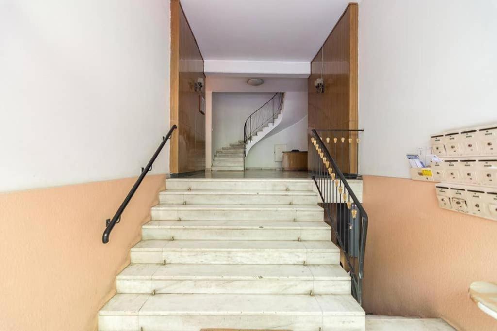 Sunlit 2Br Oasis In Metaxourghio 3Min From Metro Lejlighed Athen Eksteriør billede