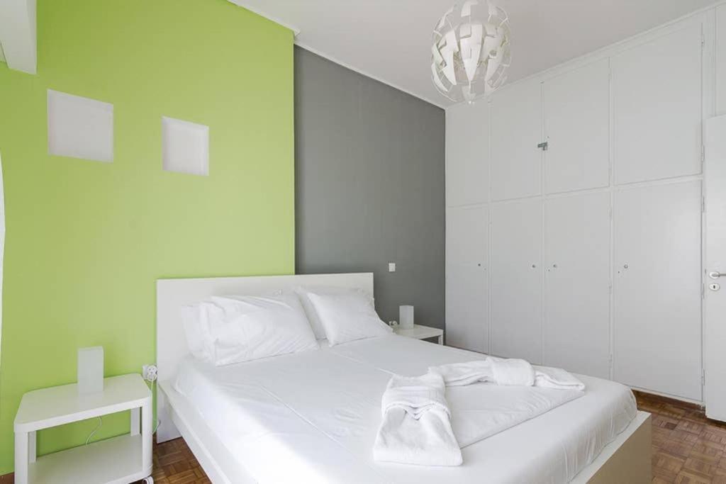 Sunlit 2Br Oasis In Metaxourghio 3Min From Metro Lejlighed Athen Eksteriør billede