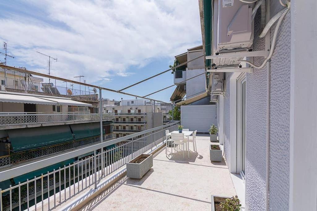 Sunlit 2Br Oasis In Metaxourghio 3Min From Metro Lejlighed Athen Eksteriør billede