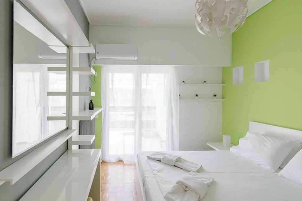 Sunlit 2Br Oasis In Metaxourghio 3Min From Metro Lejlighed Athen Eksteriør billede